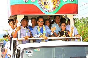Manny's Float with Mayor Jun, his parents & Ms. Gensan girls